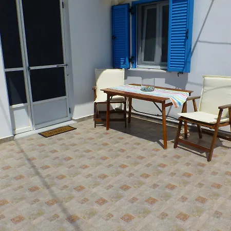 Roula's Apartment Milos Island